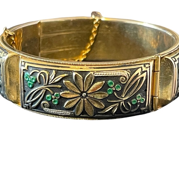 Jewelry - Vintage Damascene large chunky flower gold plated bangle